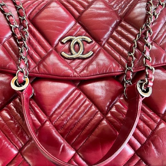 🚫SOLD🚫AUTH Chanel In and Out Quilted Maxi Flap
Chain Shoulder Bag - Picture 10 of 10
